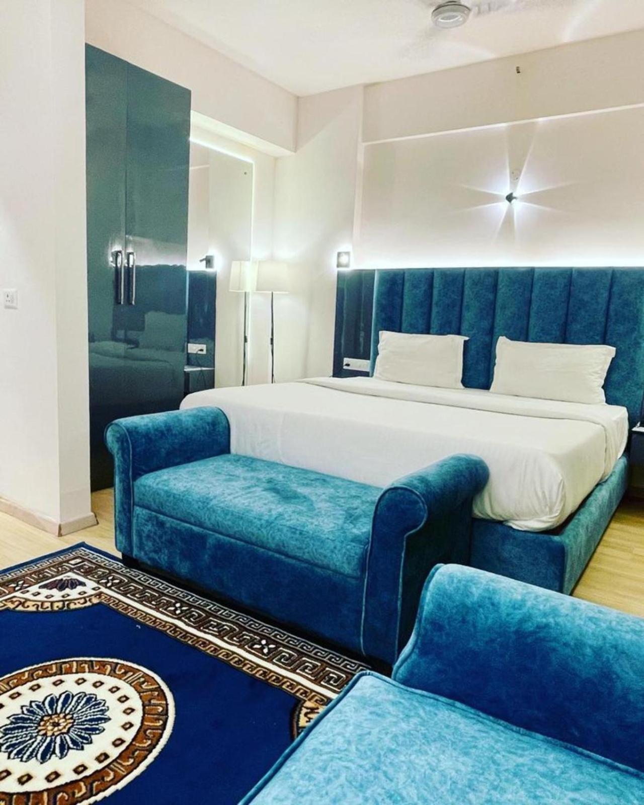 Апарт готель The Grace Residency - Gomtinagar, Лакхнау Екстер'єр фото