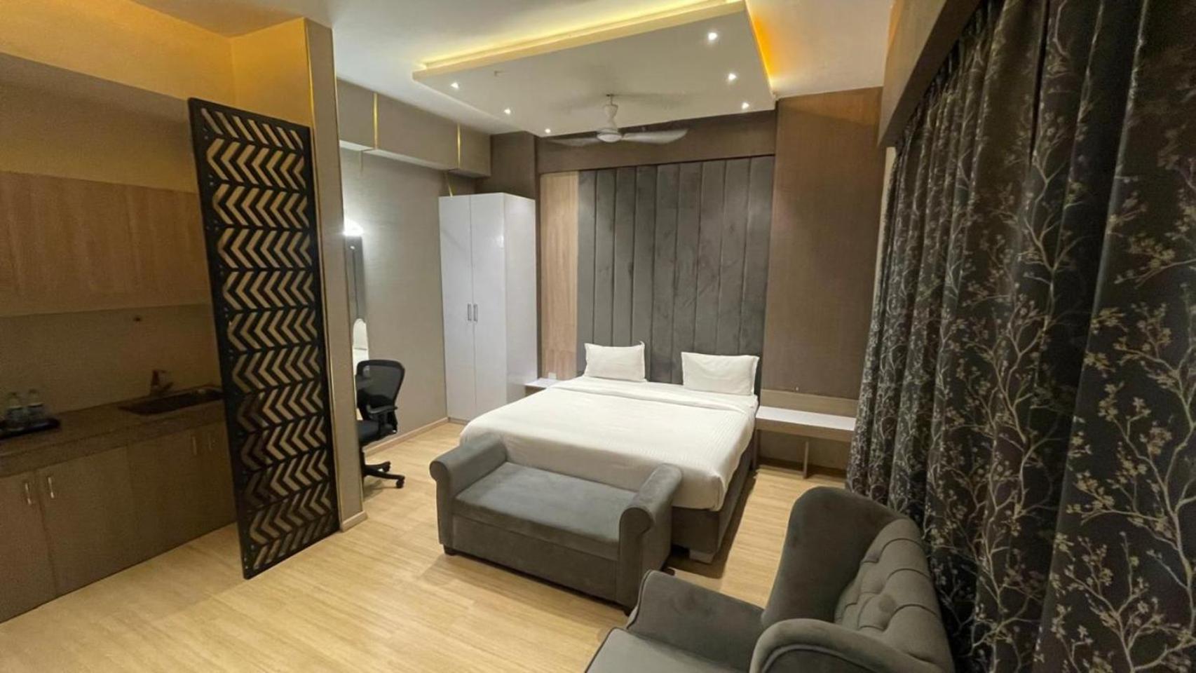 Апарт готель The Grace Residency - Gomtinagar, Лакхнау Екстер'єр фото